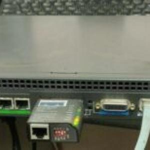 Cisco AS2509-RJ 8 Port Async Router Access Server w/ BL50R 10Base-T Transceiver